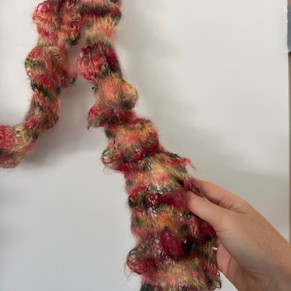 Textured ruffle scarf - Picture 4 of 4